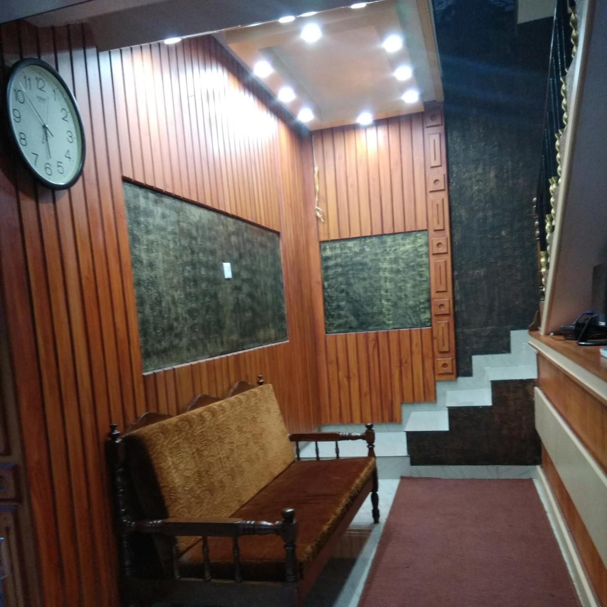 Manjira Lodge Гуруваюр Экстерьер фото