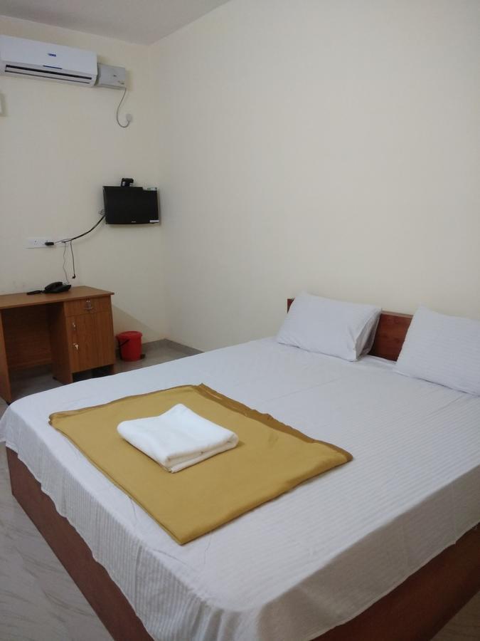 Manjira Lodge Гуруваюр Экстерьер фото